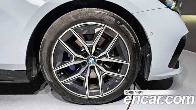 BMW 5시리즈 (G60) 520i M Sport, 2025 все фото