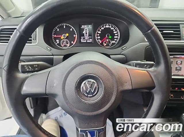 Volkswagen New Jetta 6세대, 2012 9