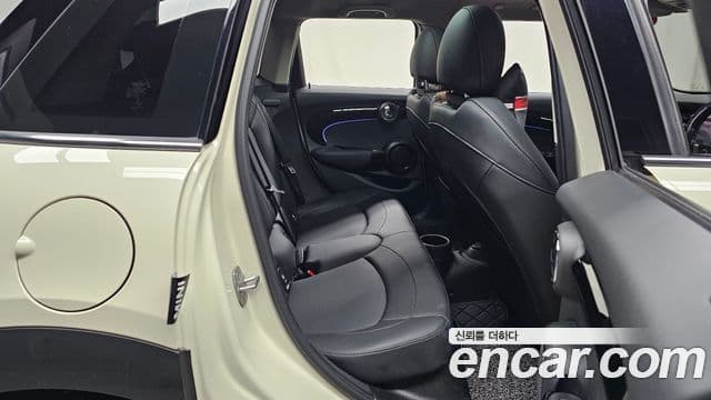 Mini Cooper 3세대, 2022 12