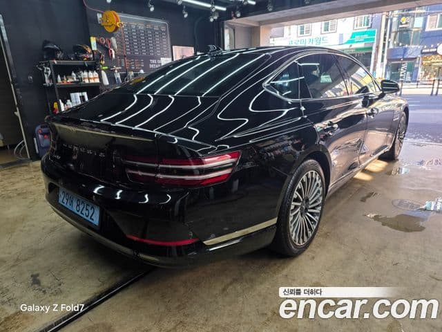 Genesis electrified G80 (RG3) e-AWD, 2022 4