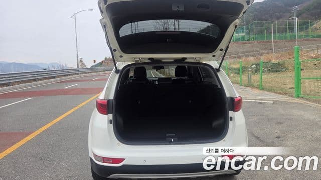 Kia Sportage 4세대 дизель 1.7 2WD Trendy, 2018 17