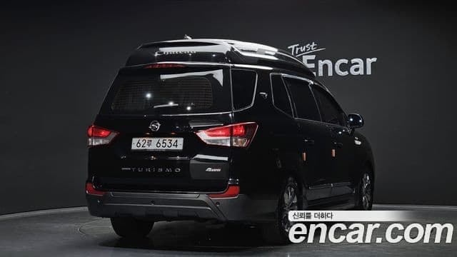 KG모빌리티(SsangYong) Korando 투리스모 4WD Chateau 9인승, 2016 2