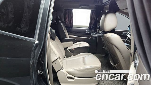 KG모빌리티(SsangYong) Korando 투리스모 4WD Chateau 9인승, 2016 11