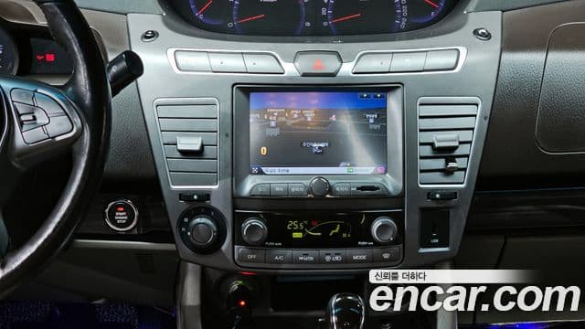 KG모빌리티(SsangYong) Korando 투리스모 4WD Chateau 9인승, 2016 14