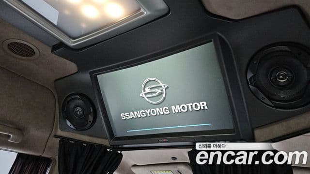 KG모빌리티(SsangYong) Korando 투리스모 4WD Chateau 9인승, 2016 17