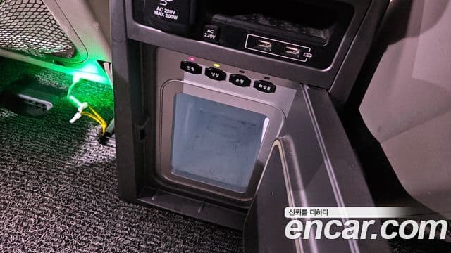 KG모빌리티(SsangYong) Korando 투리스모 4WD Chateau 9인승, 2016 18