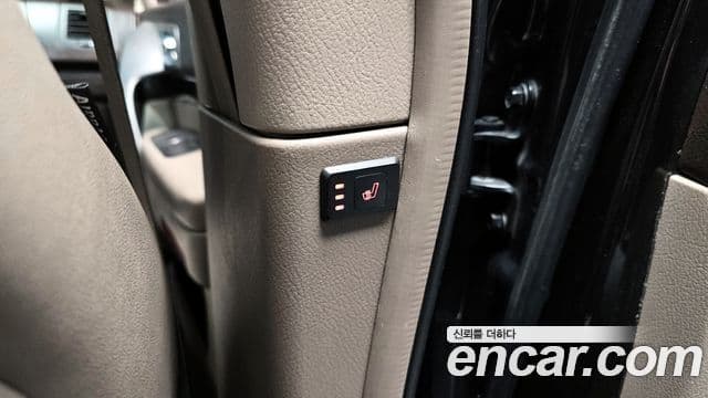 KG모빌리티(SsangYong) Korando 투리스모 4WD Chateau 9인승, 2016 19