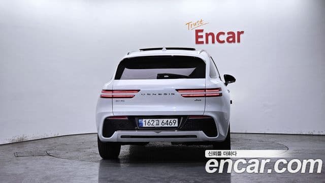 Genesis GV70, 2021 4