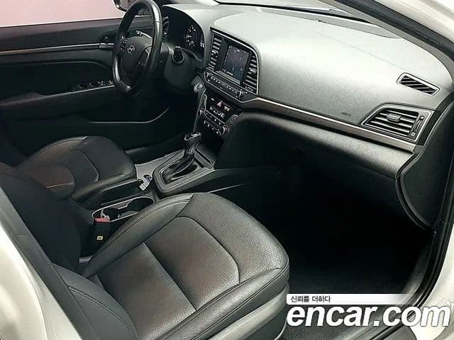 Hyundai Avante AD 1.6 GDI Smart, 2017 17