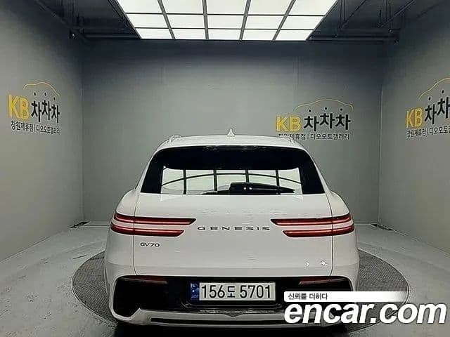Genesis GV70, 2023 7