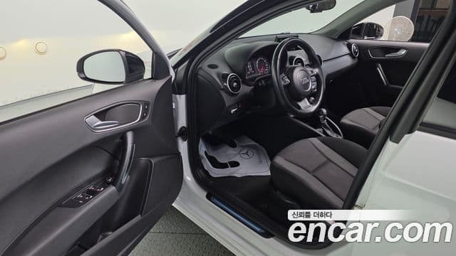 Audi A1 30 TDI Design Premium Sportback, 2015 11