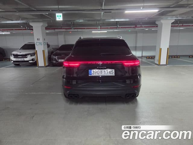 Porsche Cayenne (PO536), 2019 3