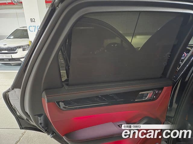 Porsche Cayenne (PO536), 2019 8