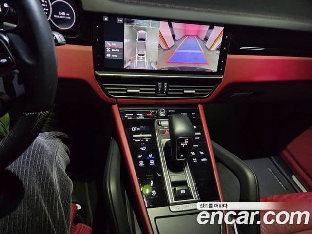 Porsche Cayenne (PO536), 2019 10