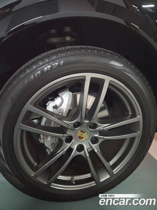 Porsche Cayenne (PO536), 2019 16