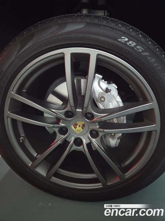 Porsche Cayenne (PO536), 2019 17