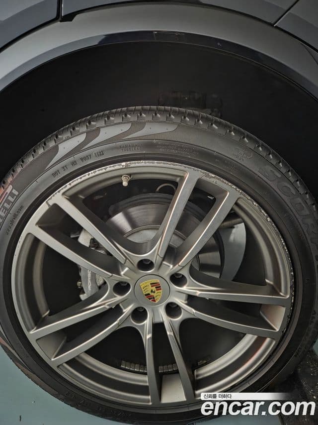 Porsche Cayenne (PO536), 2019 19