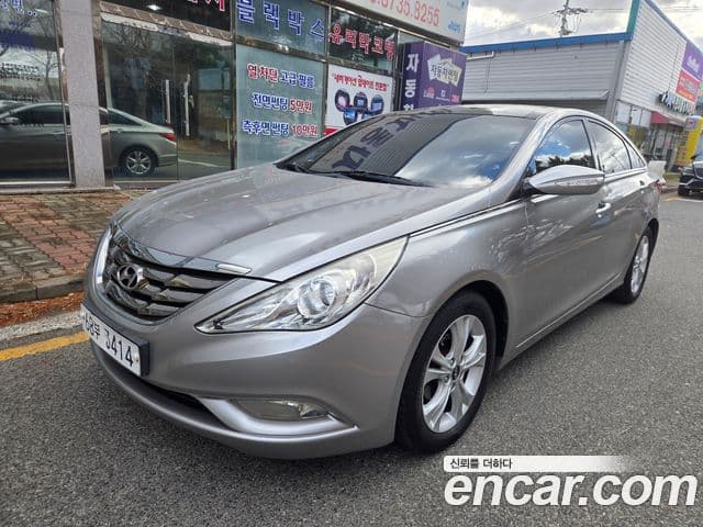 Hyundai YF Sonata LPI Premier(для людей с инвалидностью), 2010 1