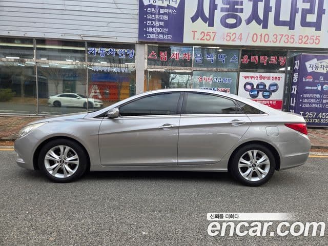 Hyundai YF Sonata LPI Premier(для людей с инвалидностью), 2010 все фото