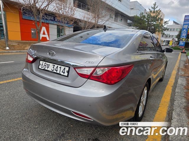 Hyundai YF Sonata LPI Premier(для людей с инвалидностью), 2010 6