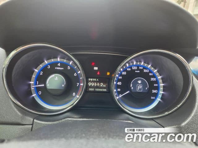 Hyundai YF Sonata LPI Premier(для людей с инвалидностью), 2010 8