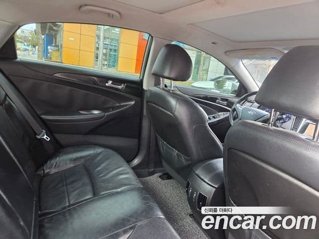 Hyundai YF Sonata LPI Premier(для людей с инвалидностью), 2010 10