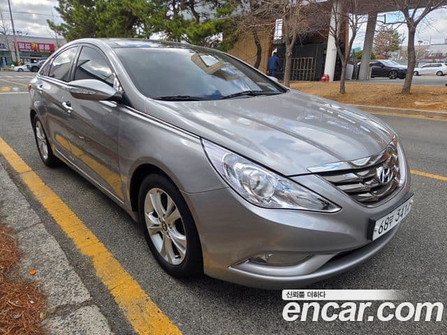 Hyundai YF Sonata LPI Premier(для людей с инвалидностью), 2010 12