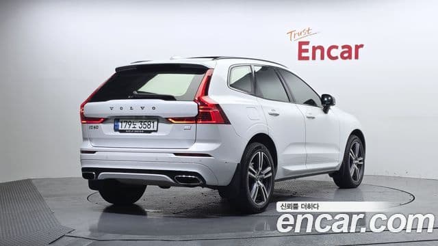Volvo XC60 2세대 T8 R-Design, 2021 2