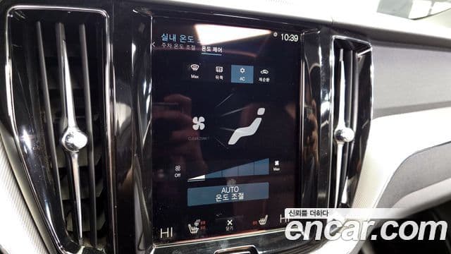 Volvo XC60 2세대 T8 R-Design, 2021 16