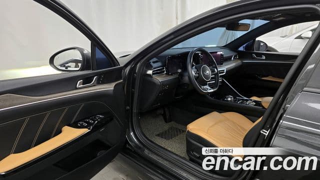 Kia K5 3세대 Signature, 2021 10