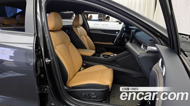 Kia K5 3세대 Signature, 2021 11