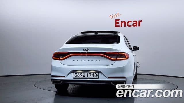 Hyundai Grandeur IG 3.0 LPi Modern (арендный автомобиль), 2018 4