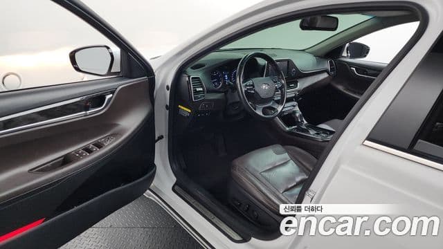 Hyundai Grandeur IG 3.0 LPi Modern (арендный автомобиль), 2018 10