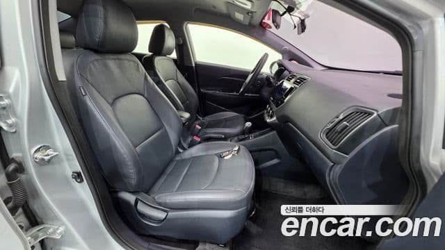 Kia The / новый New Pride Luxury, 2015 10