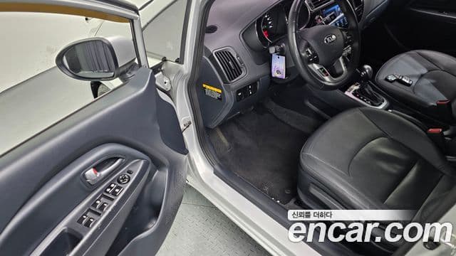 Kia The / новый New Pride Luxury, 2015 11