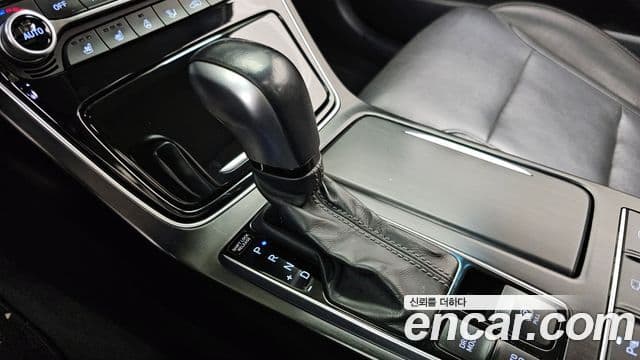 Hyundai Grandeur IG 3.0 LPi Modern (арендный автомобиль), 2018 9