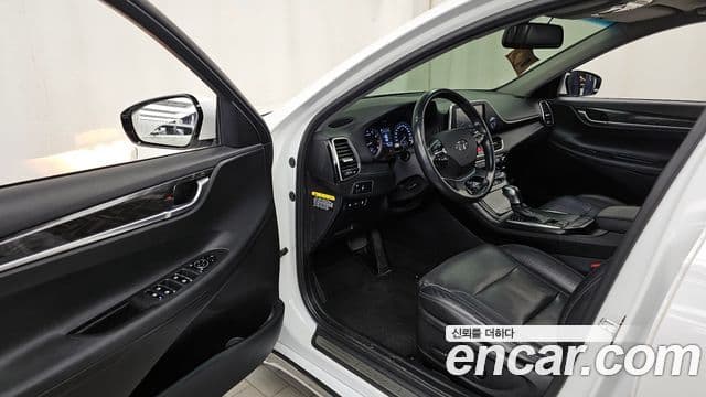 Hyundai Grandeur IG 3.0 LPi Modern (арендный автомобиль), 2018 10