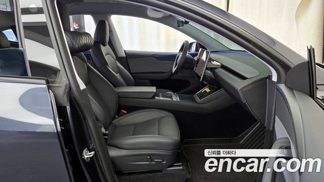 Tesla модель Y, 2025 11