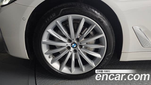 BMW 5시리즈 (G30) Luxury, 2023 все фото