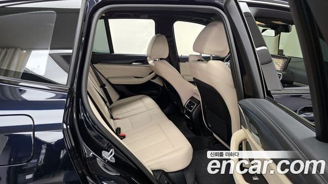 BMW iX3 M Sport, 2025 12