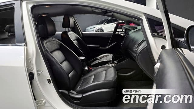 Kia K3 Trendy, 2015 10