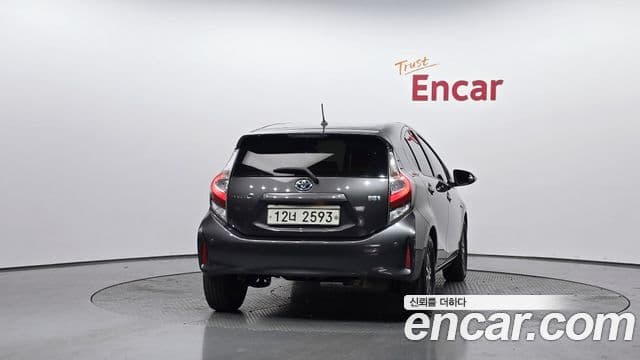 Toyota 프리우스 C, 2018 4