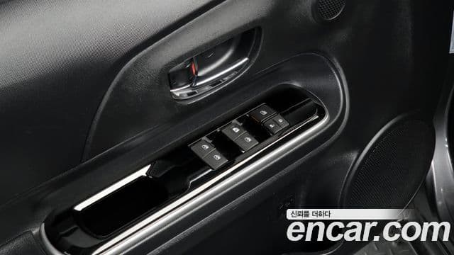 Toyota 프리우스 C, 2018 18