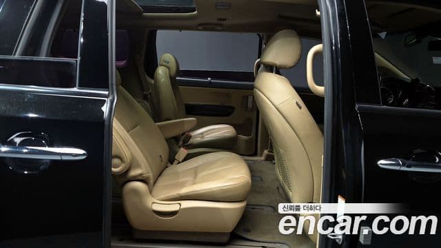 Kia All New Carnival Noblesse, 2015 12