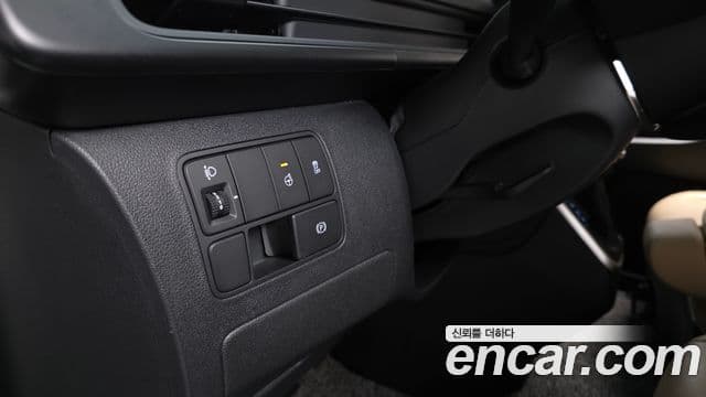 Hyundai Staria Modern, 2024 18