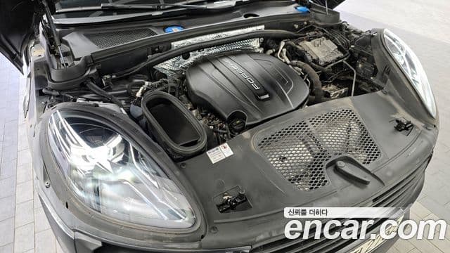 Porsche Macan 95B, 2021 6