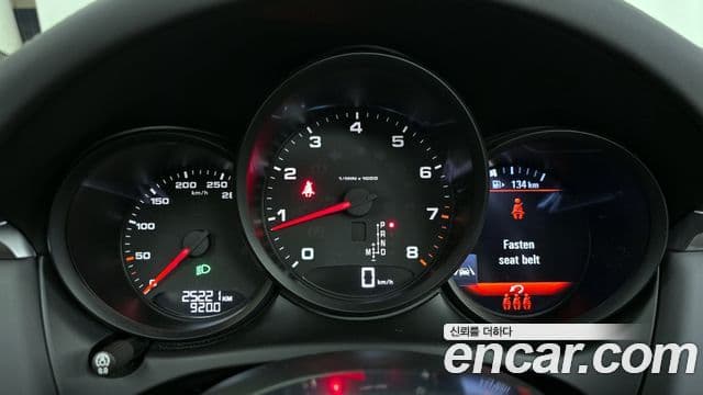 Porsche Macan 95B, 2021 8