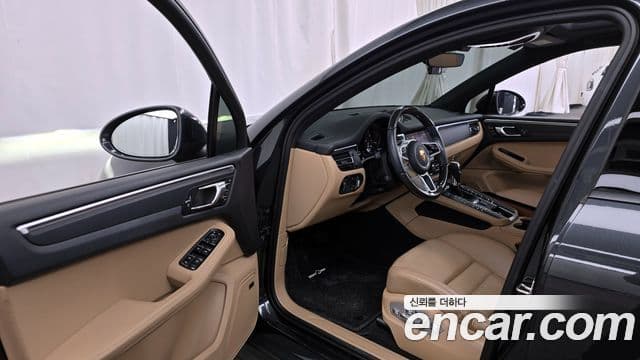 Porsche Macan 95B, 2021 10