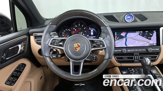 Porsche Macan 95B, 2021 13