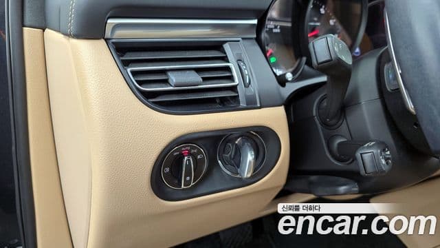 Porsche Macan 95B, 2021 16